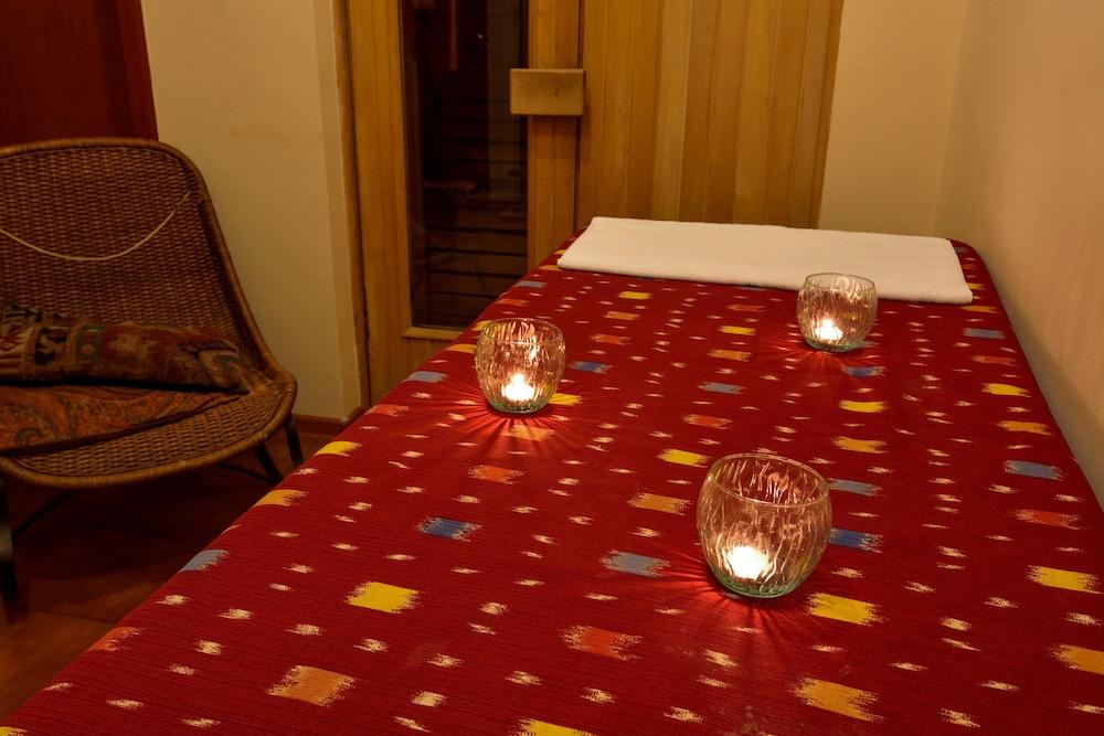 Urban Lodge Hotel Rooms And Suits Tbilisi ภายนอก รูปภาพ