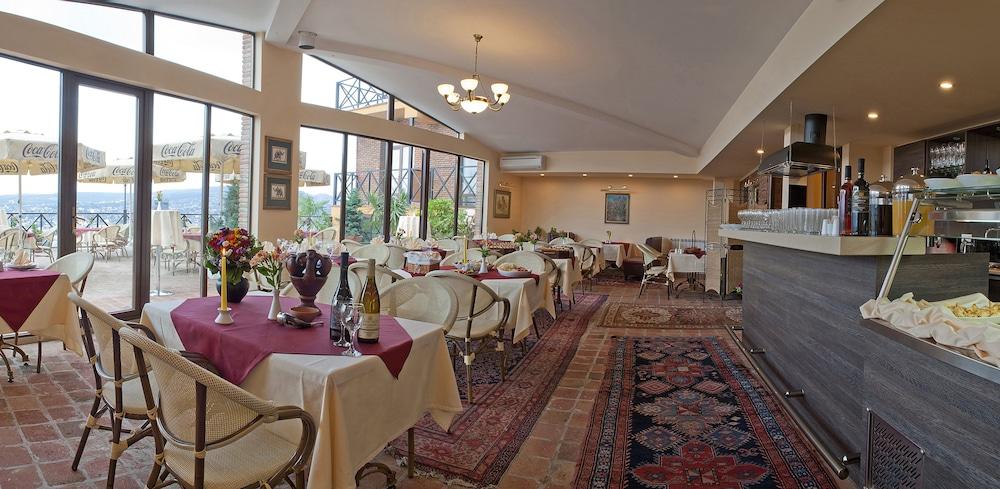 Urban Lodge Hotel Rooms And Suits Tbilisi ภายนอก รูปภาพ