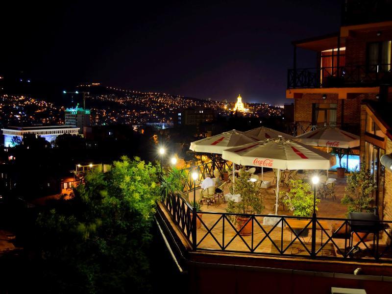 Urban Lodge Hotel Rooms And Suits Tbilisi ภายนอก รูปภาพ