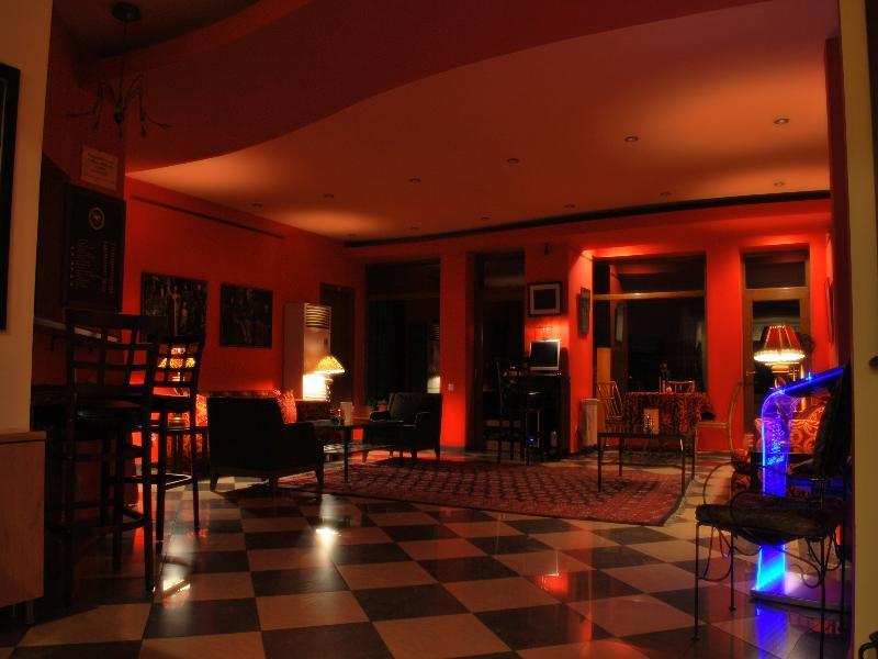 Urban Lodge Hotel Rooms And Suits Tbilisi ภายนอก รูปภาพ