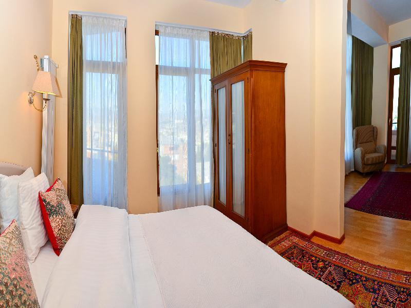Urban Lodge Hotel Rooms And Suits Tbilisi ภายนอก รูปภาพ