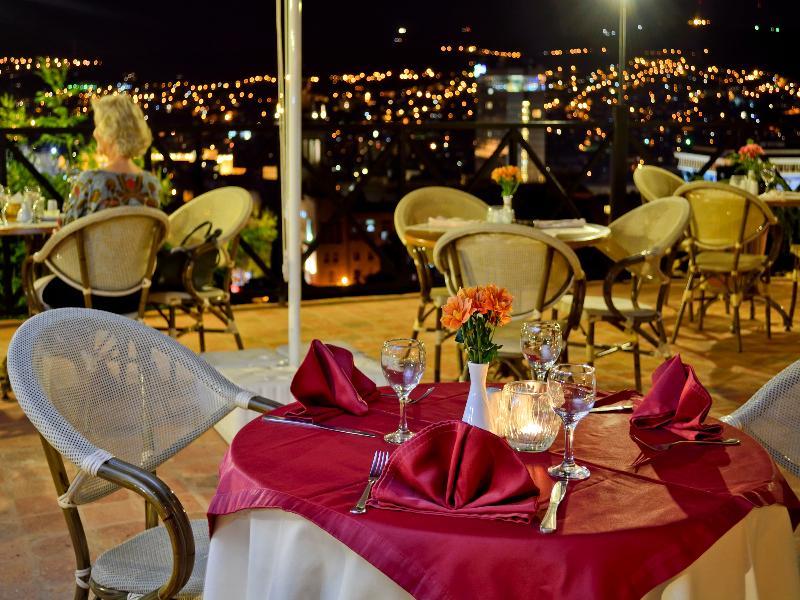 Urban Lodge Hotel Rooms And Suits Tbilisi ภายนอก รูปภาพ