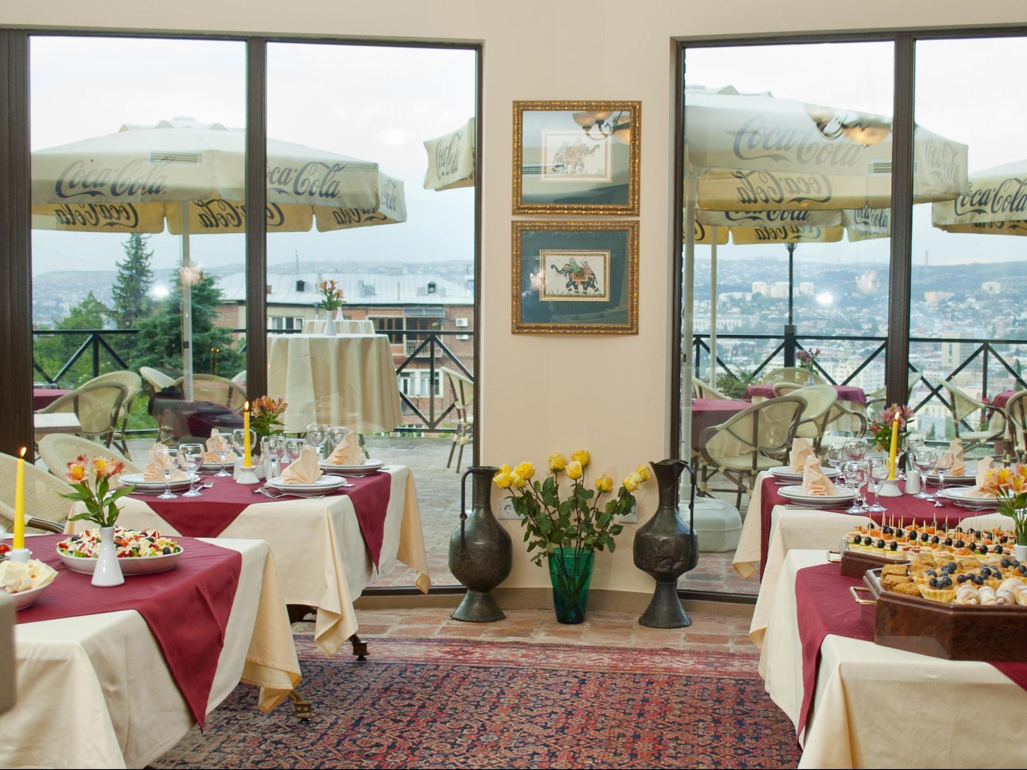 Urban Lodge Hotel Rooms And Suits Tbilisi ภายนอก รูปภาพ