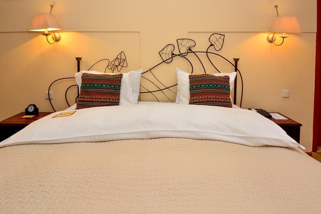 Urban Lodge Hotel Rooms And Suits Tbilisi ภายนอก รูปภาพ
