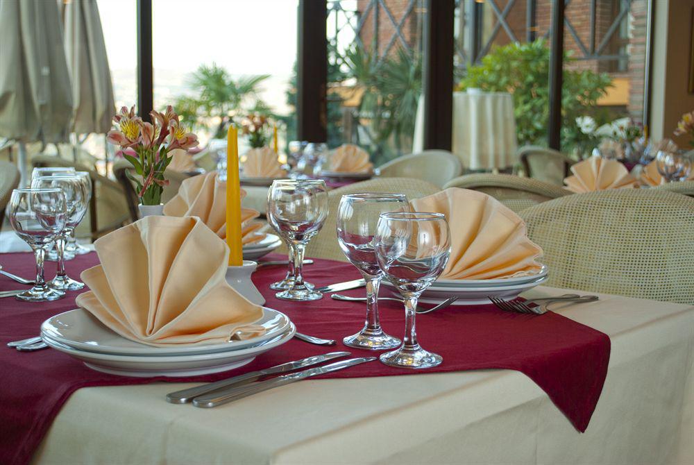 Urban Lodge Hotel Rooms And Suits Tbilisi ภายนอก รูปภาพ