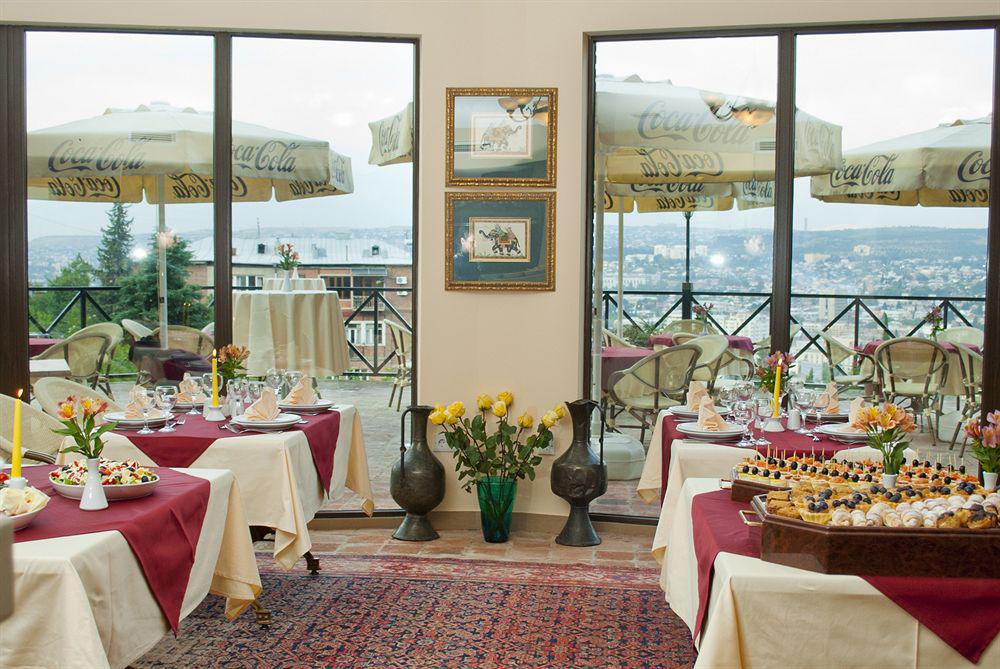 Urban Lodge Hotel Rooms And Suits Tbilisi ภายนอก รูปภาพ
